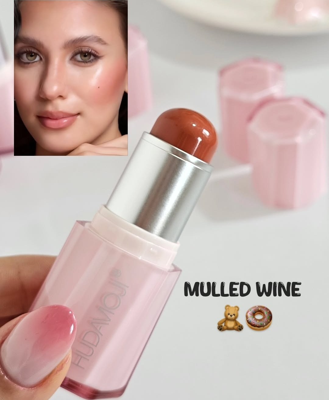 رژگونه استیکی طرح شیگلم هدی موجی HUDAMOJI